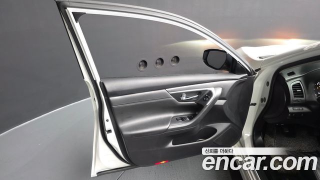 Nissan Altima 2.5 L33 2018 — фото 24