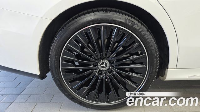 Mercedes-Benz E-Class (W214) E300 4MATIC AMG Line 2025 — фото 5