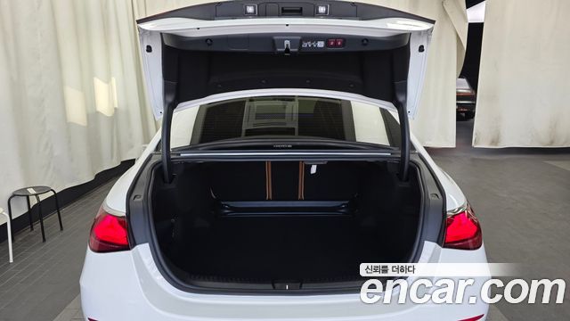 Mercedes-Benz E-Class (W214) E300 4MATIC AMG Line 2025 — фото 20