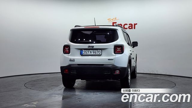 Jeep Renegade 2.0 Diesel Longitude AWD 2015 — фото 4