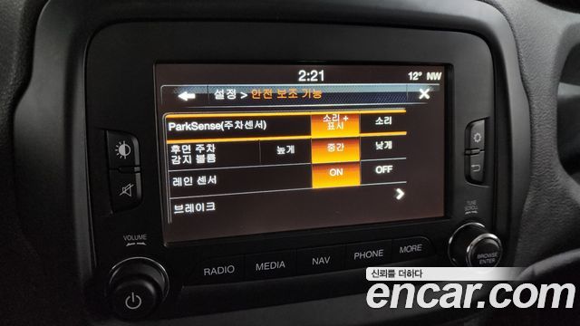 Jeep Renegade 2.0 Diesel Longitude AWD 2015 — фото 15