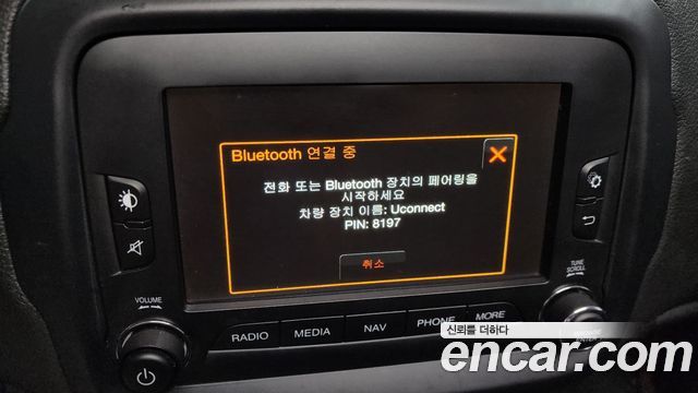 Jeep Renegade 2.0 Diesel Longitude AWD 2015 — фото 16