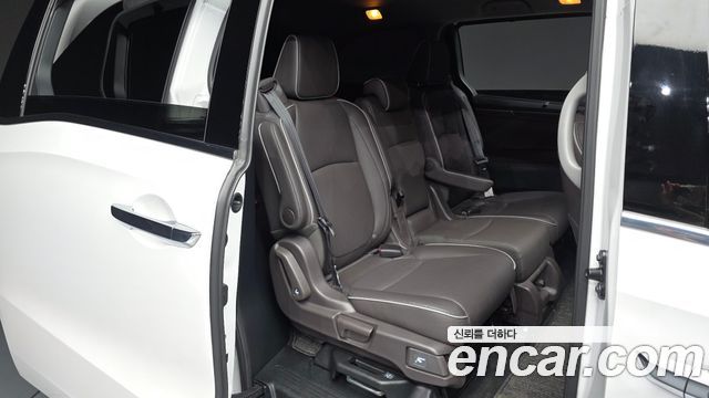 Honda Odyssey 3.5 5th 2023 — фото 16