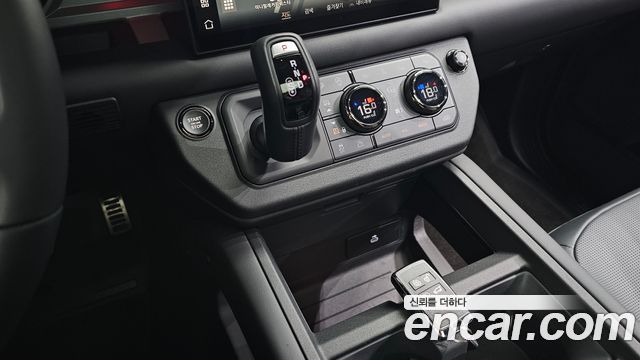 Land Rover Defender (L663) 110 P635 Octa 2025 — фото 13