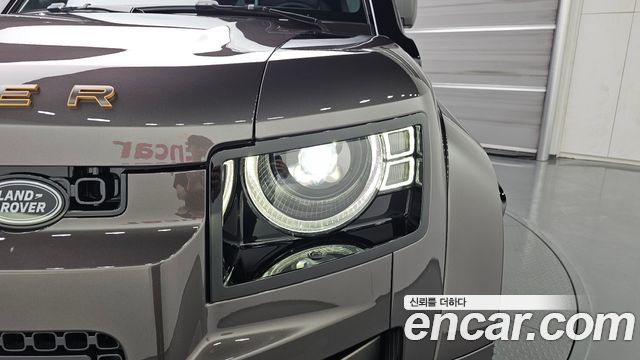 Land Rover Defender (L663) 110 P635 Octa 2025 — фото 17