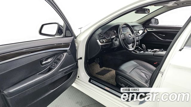 BMW 5 Series (F10) 520d xDrive Luxury 2014 — фото 10