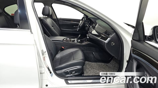 BMW 5 Series (F10) 520d xDrive Luxury 2014 — фото 11