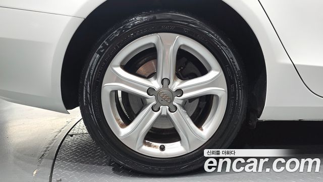 Audi A4 35 TDI Quattro B8 2015 — фото 5