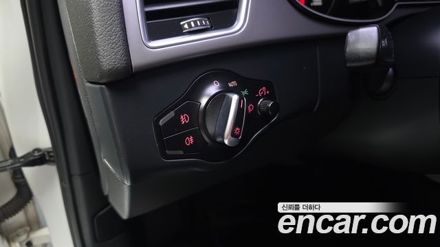 Audi A4 35 TDI Quattro B8 2015 — фото 19