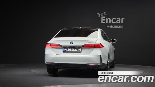 BMW 5 Series (G60) 530i xDrive 2024 — фото 4