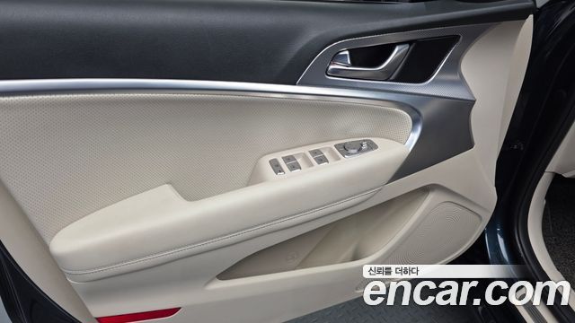 Genesis G70 Gasoline 2.0T 2WD 2022 — фото 30