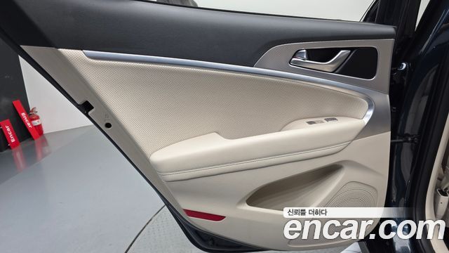 Genesis G70 Gasoline 2.0T 2WD 2022 — фото 31