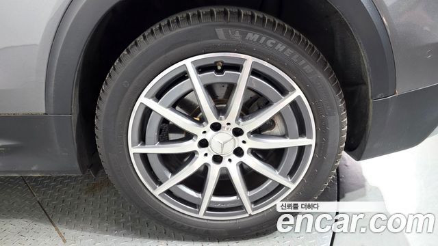Mercedes-Benz GLB-Class (X247) AMG GLB35 4MATIC 2021 — фото 27