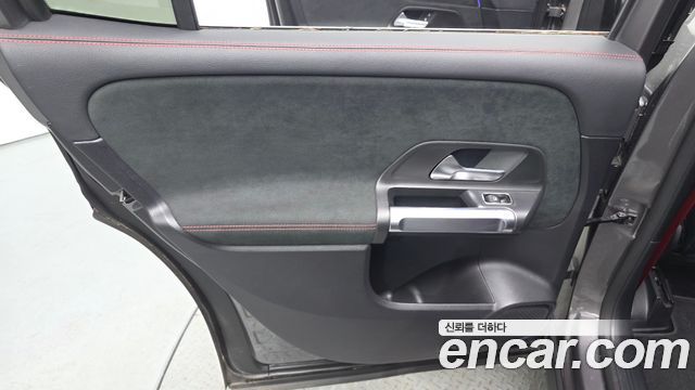 Mercedes-Benz GLB-Class (X247) AMG GLB35 4MATIC 2021 — фото 31