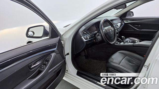BMW 5 Series (F10) 520d xDrive 2014 — фото 10