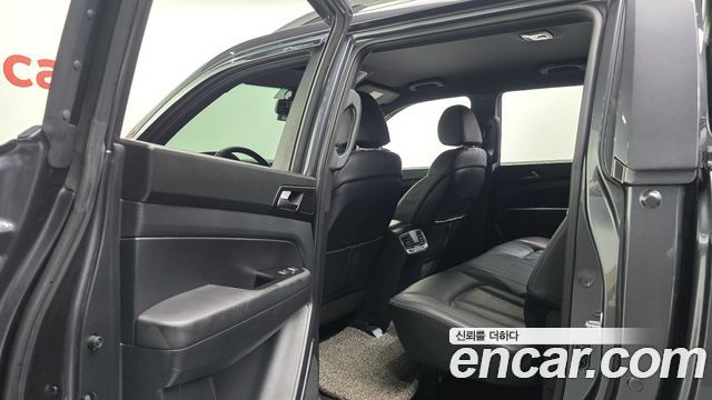 KG Mobility (SsangYong) Rexton Sports Khan Diesel 2.2 4WD Prestige (Leaf) 2021 — фото 27