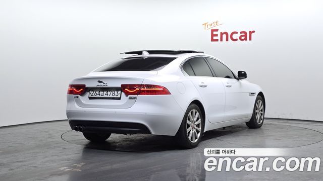 Jaguar XE 20d Perstige AWD 2017 — фото 2