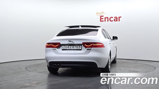 Jaguar XE 20d Perstige AWD 2017 — фото 4