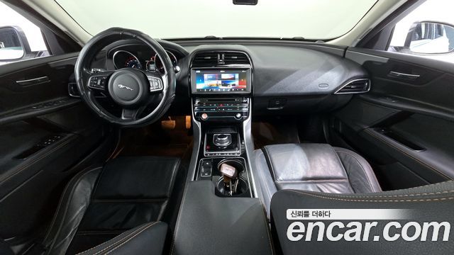 Jaguar XE 20d Perstige AWD 2017 — фото 7