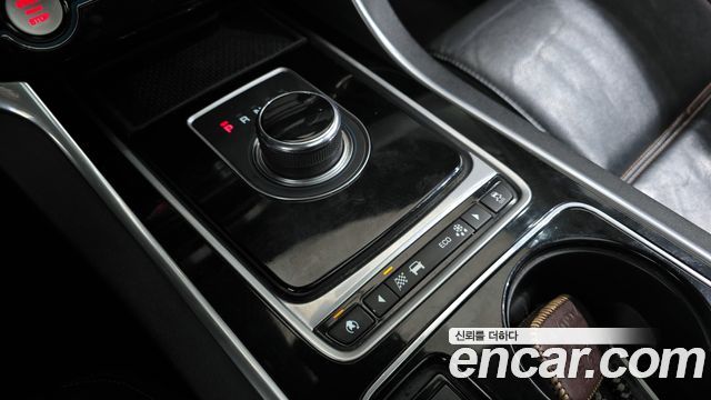 Jaguar XE 20d Perstige AWD 2017 — фото 9