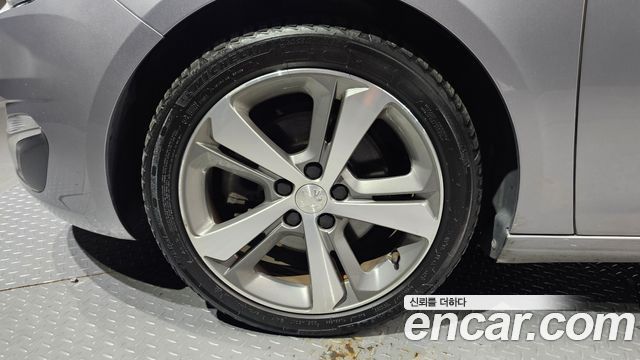 Peugeot 308 (II) 2.0 BlueHDi Feline 2015 — фото 5