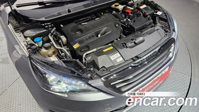 Peugeot 308 (II) 2.0 BlueHDi Feline 2015 — фото 6