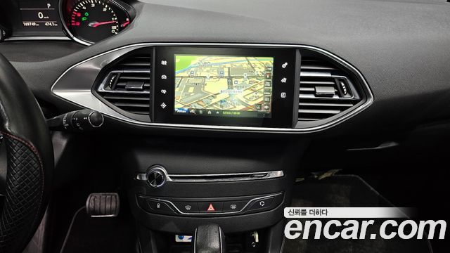 Peugeot 308 (II) 2.0 BlueHDi Feline 2015 — фото 13