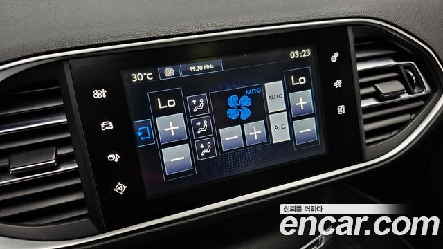 Peugeot 308 (II) 2.0 BlueHDi Feline 2015 — фото 18