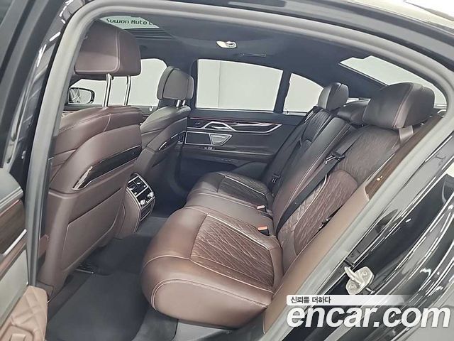 BMW 7 Series (G11) 730d xDrive Design Pure Excellence 2020 — фото 16