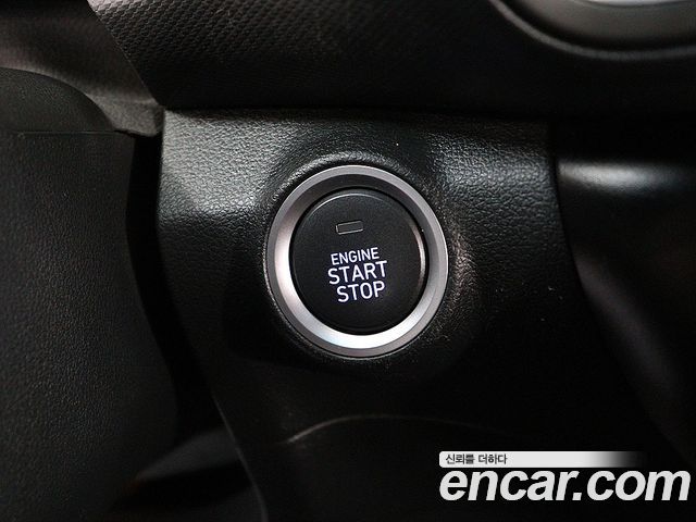 Hyundai Kona Gasoline 2.0 2WD Smart 2021 — фото 15