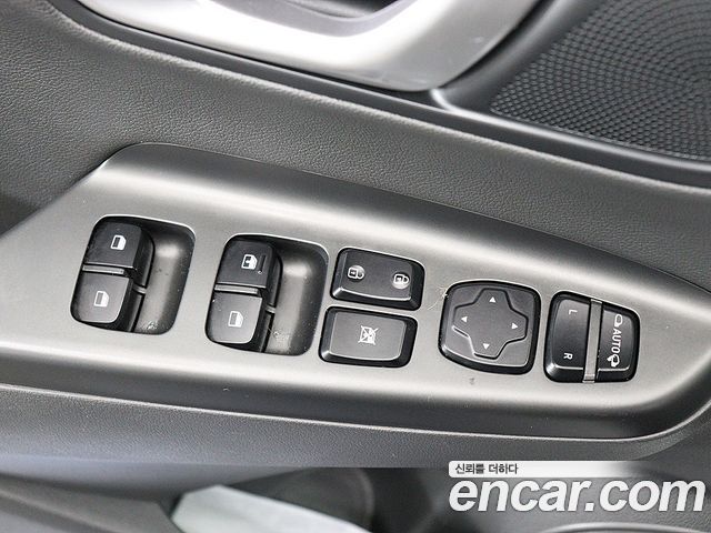 Hyundai Kona Gasoline 2.0 2WD Smart 2021 — фото 18