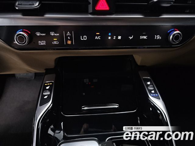 Kia Sorento (IV) Gasoline 2.5T 2WD Prestige 2024 — фото 20