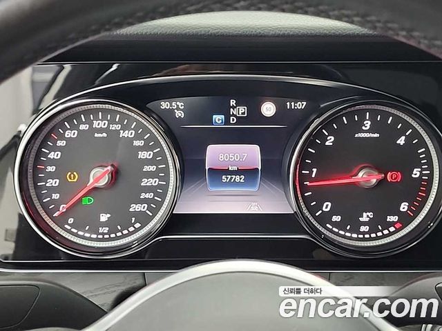 Mercedes-Benz E-Class (W213) E220d Avantgarde 2020 — фото 6