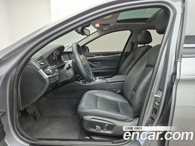 BMW 5 Series (F10) 520d xDrive M Aero Dynamic 2016 — фото 15