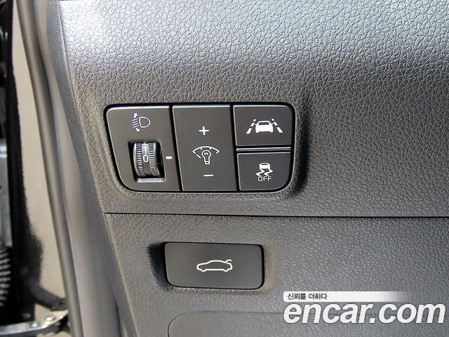 Kia K5 (III) 2.0 Prestige 2023 — фото 16