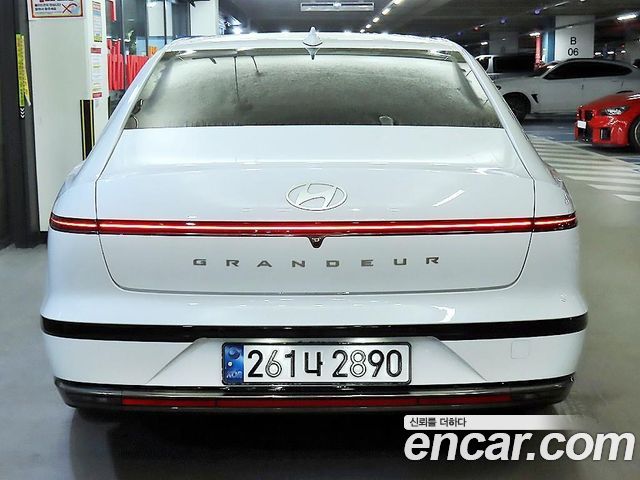 Hyundai Grandeur (GN7) 2,5 Gasoline 2WD Calligraphy 2024 — фото 4