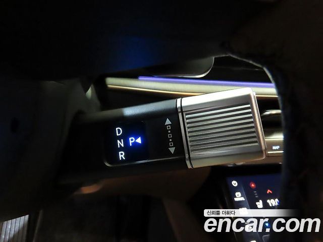 Hyundai Grandeur (GN7) 2,5 Gasoline 2WD Calligraphy 2024 — фото 16