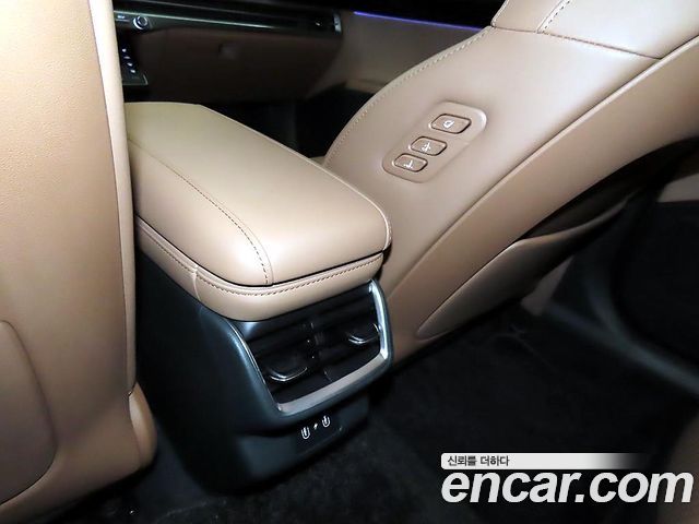 Hyundai Grandeur (GN7) 2,5 Gasoline 2WD Calligraphy 2024 — фото 19