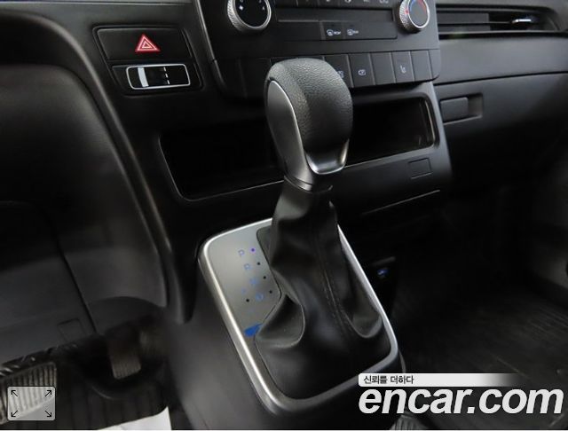 Hyundai Staria Cargo 5-Seater Smart 2025 — фото 9