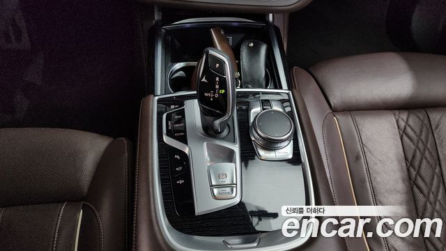 BMW 7 Series (G11) 740d xDrive M Sport 2017 — фото 9