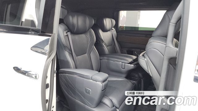 Toyota Alphard (IV) 2.5 HEV Executive AWD 2024 — фото 15