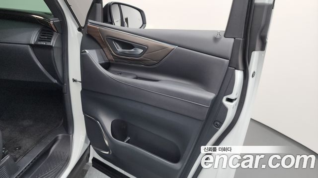 Toyota Alphard (IV) 2.5 HEV Executive AWD 2024 — фото 30