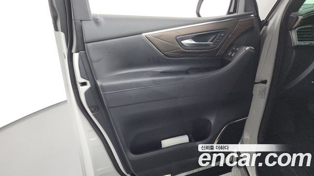 Toyota Alphard (IV) 2.5 HEV Executive AWD 2024 — фото 31