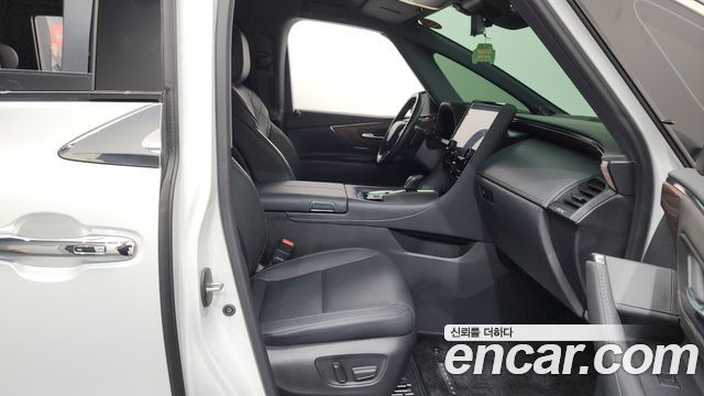 Toyota Alphard (IV) 2.5 HEV Executive AWD 2024 — фото 32