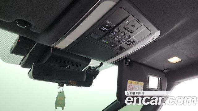 Toyota Alphard (IV) 2.5 HEV Executive AWD 2024 — фото 35