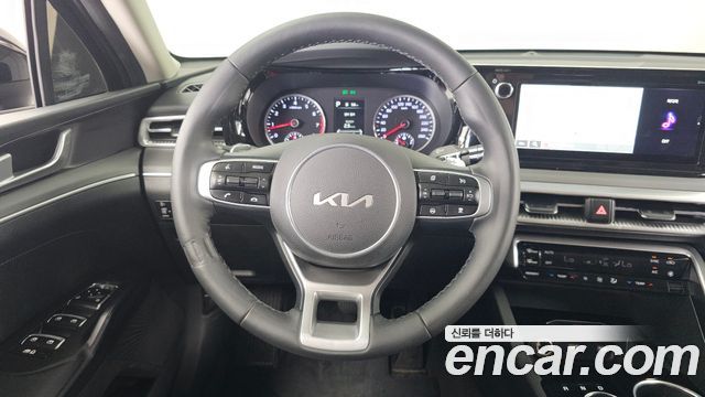 Kia K5 (III) 2.0 Prestige 2022 — фото 13