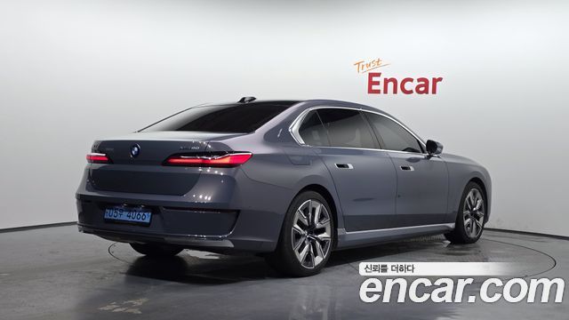 BMW i7 (G70) xDrive 60 Design Pure Excellence 2023 — фото 2