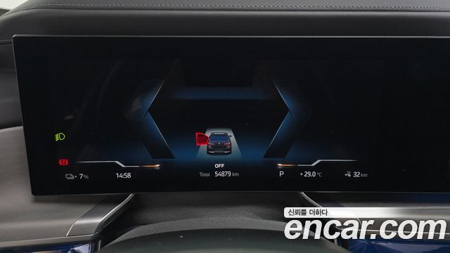 BMW i7 (G70) xDrive 60 Design Pure Excellence 2023 — фото 8