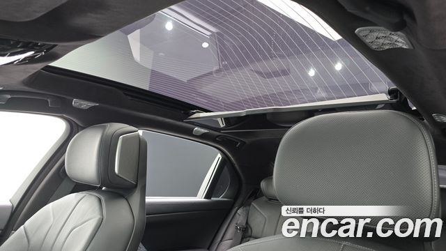 BMW i7 (G70) xDrive 60 Design Pure Excellence 2023 — фото 16