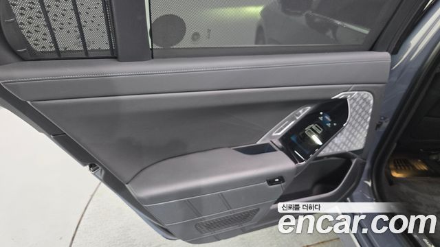 BMW i7 (G70) xDrive 60 Design Pure Excellence 2023 — фото 25